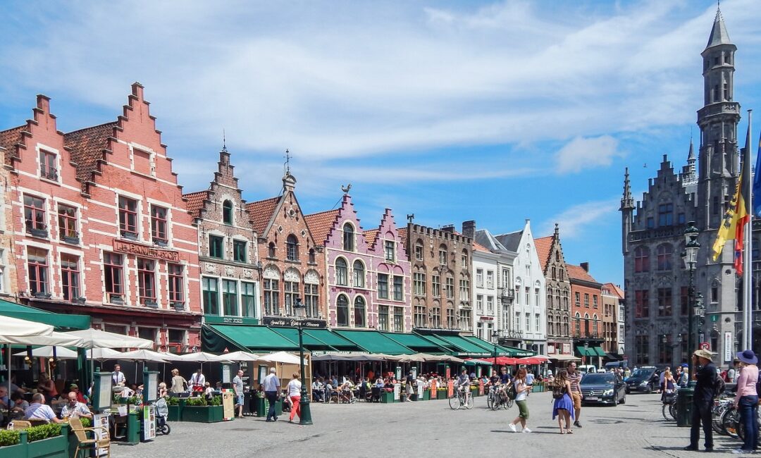 Explorer_Bruges_:_Un_aperçu_des_sites_touristiques,_des_traditions_et_de_la_cuisine_locale_